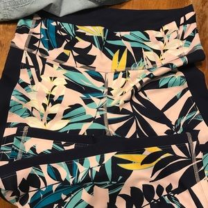 Old Navy Elevate compression crops